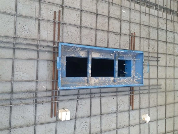 La agujero de transferencia reservado en los encofrados de concreto